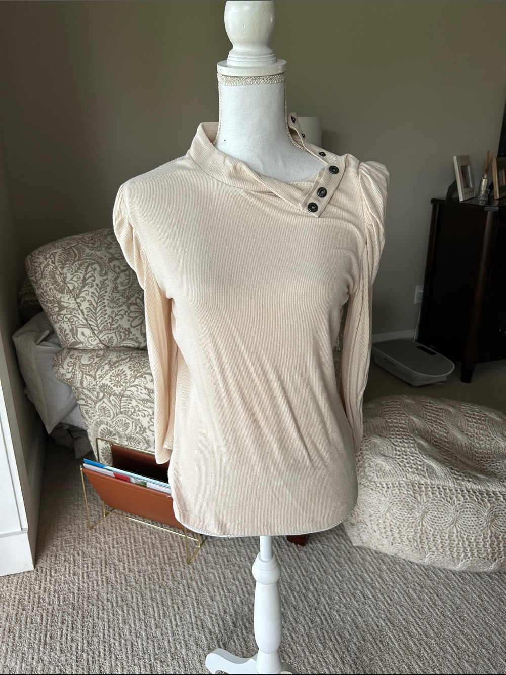 Evereve Cream Button-Accent Long Sleeve Tee